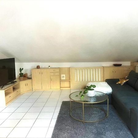 Moeblierte 3 Zimmer Apartment - Mit Smart Tv, Wlan Und Kostenfreie Parkplaetze Schloß Holte-Stukenbrock Kültér fotó