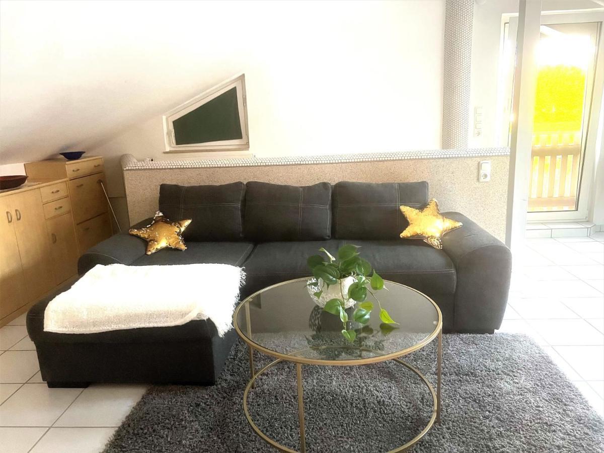 Moeblierte 3 Zimmer Apartment - Mit Smart Tv, Wlan Und Kostenfreie Parkplaetze Schloß Holte-Stukenbrock Kültér fotó